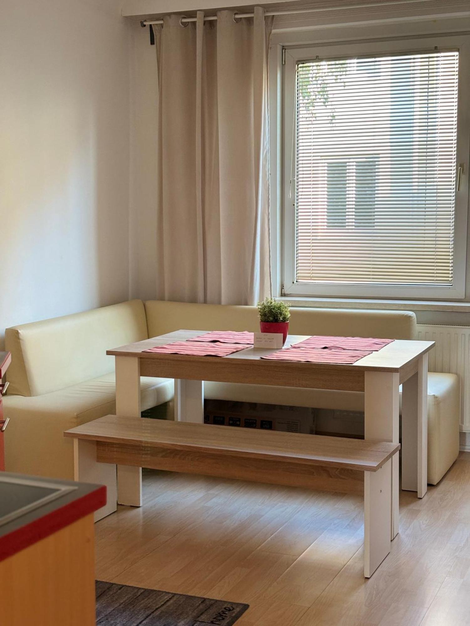 Zum Breyer Bnb City Apartment Baden Exteriör bild